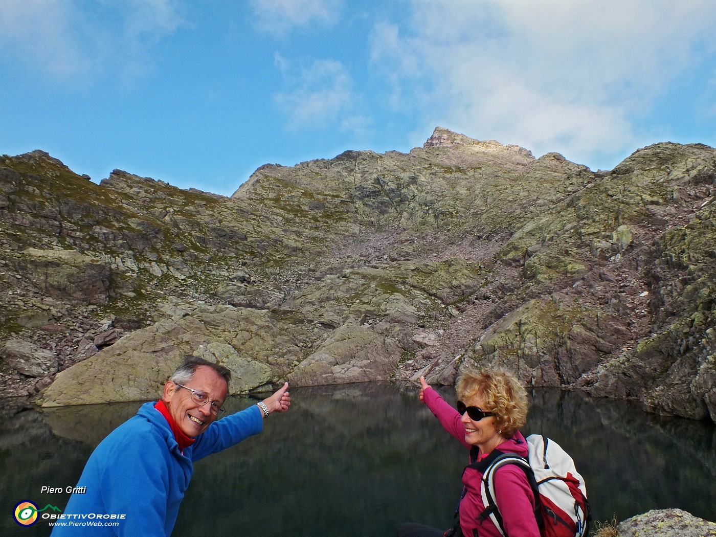 71 Lago Gelato (2417 m) , in alto il Pradella.JPG